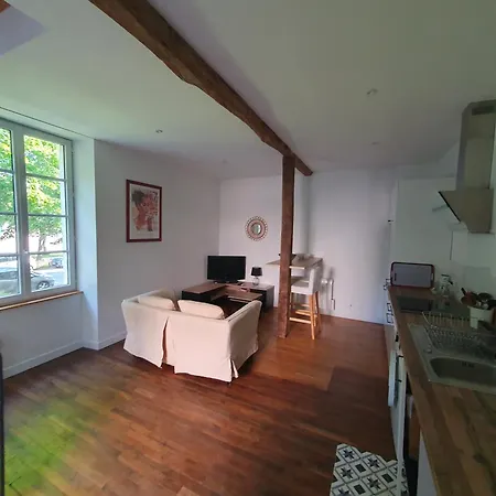 T2 Duplex Avec Terrasse Au Bord Du Clain Appartamento *