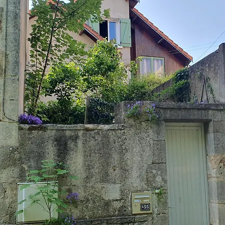 Apartment T2 Duplex Avec Terrasse Au Bord Du Clain *