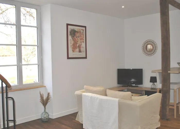 T2 Duplex Avec Terrasse Au Bord Du Clain *